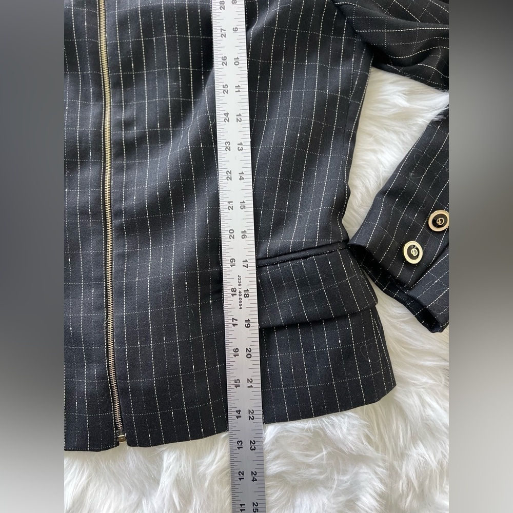 St.John sport by Marie Gray woman’s zip up suit jacket size 8 EUC - Picture 7 of 11